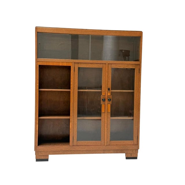 Art Deco Modernist Display Bookcase in Oak with Glass Doors, 1930s For Sale - Image 4 of 12