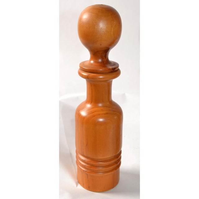Italian Large Vintage Turned Solid Wood Brass Décor Salt Shaker & Pepper Mill Grinder For Sale In Miami - Image 6 of 12