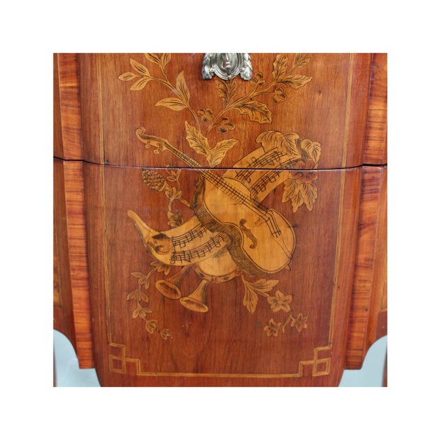 French Chest of Drawers in Wood For Sale - Image 13 of 15
