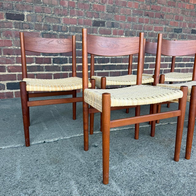 Mid-Century Modern Set of 6 Hans Wegner Teak Dining Chairs With New Rushed Seats Ch-40 Teak For Sale - Image 3 of 12
