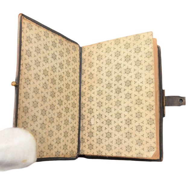 1894 Victorian Daily Prayer Book in Hebrew "Tephilath of Israel" W/ Carved Bone Cover For Sale - Image 10 of 10
