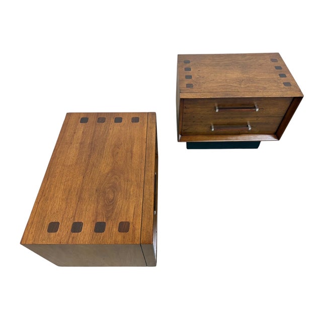 1960s Mid-Century Modern Lane Walnut & Rosewood Nightstands - Set of 2 - Refinished! For Sale - Image 5 of 11