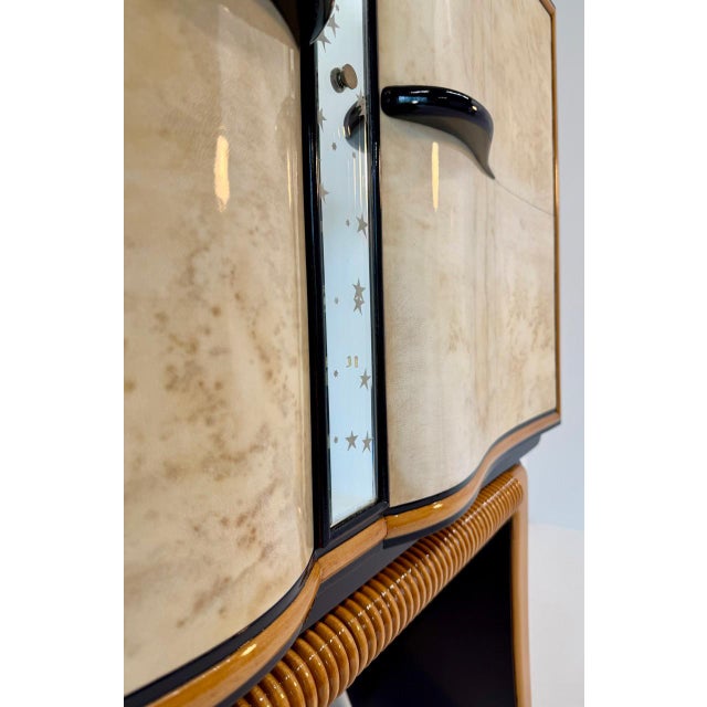 Italian Art Deco Bar Cabinet in Parchment attributed to Paolo Buffa, Italy, 1940s For Sale - Image 11 of 18