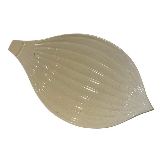 Mid-Century Onion Plates For Sale