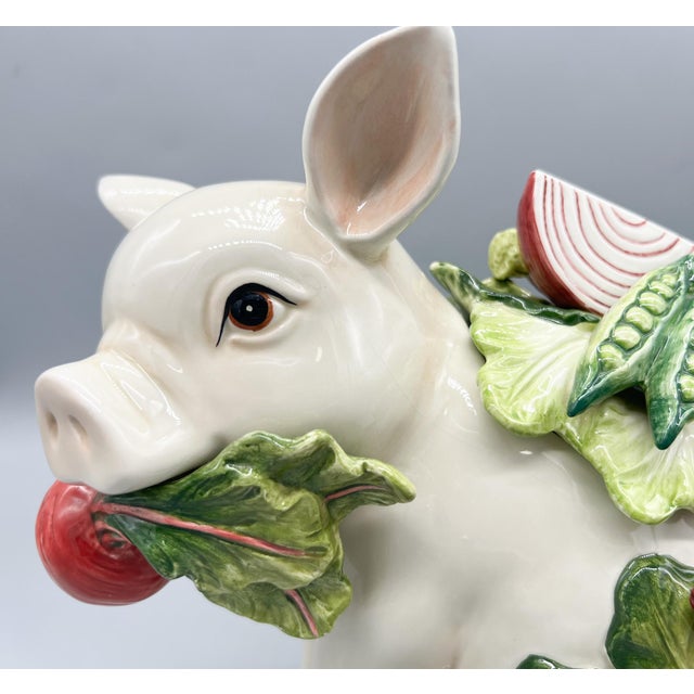 Fitz & Floyd French Market Pig Lidded Jar With Vegetables – Whimsical Farmhouse Kitchen Decor - Farmhouse, French Country, Cottagecore For Sale - Image 13 of 15