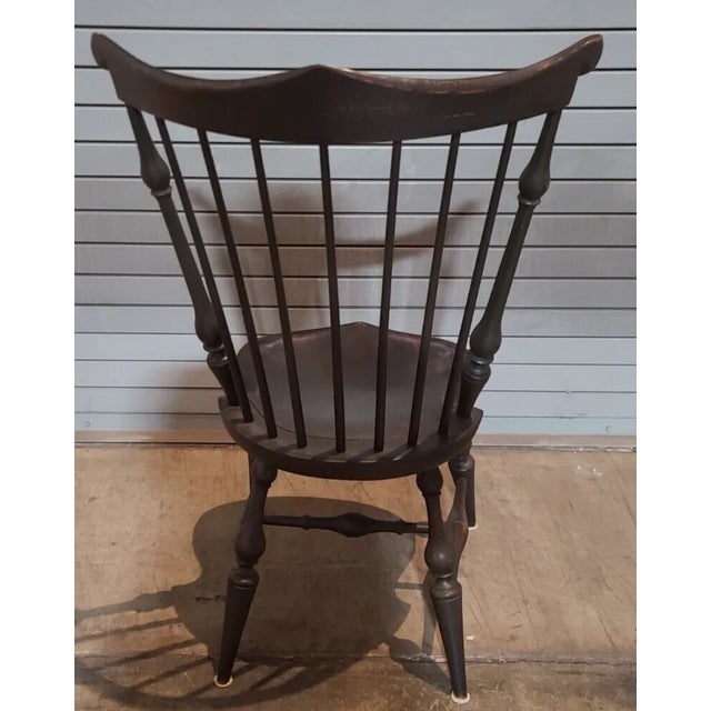 Late 20th Century D.r. Dimes Massachusetts Fanback Windsor Chair Bench Made Black Crackle Finish For Sale - Image 5 of 8