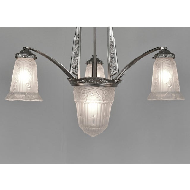 1930s French Art Deco Chandelier by Pierre Maynadier 1930 France For Sale - Image 5 of 14