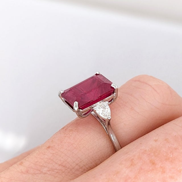 Modern 5.9ct Statement Ruby Ring With Diamond Accents: Solid 14k Gold, Emerald Cut, Size 6.75 For Sale - Image 3 of 8