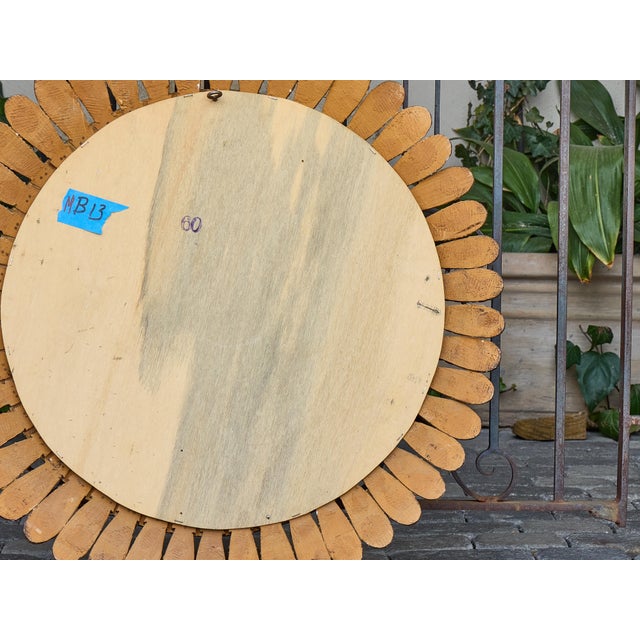 Giltwood Feathered Round Mirror with Radiating Frame, French, 1920s For Sale - Image 4 of 12