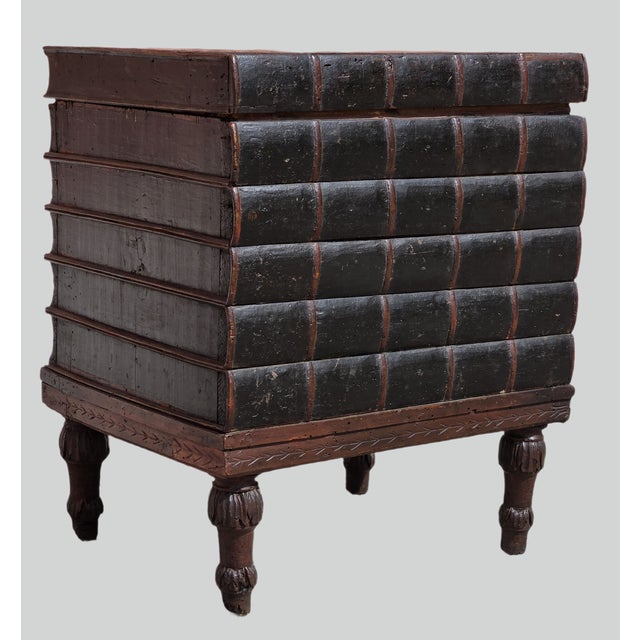 Louis XVI Venetian Book-Shaped Chest in Stained Fir and Leather, Late 18th Century For Sale - Image 9 of 12