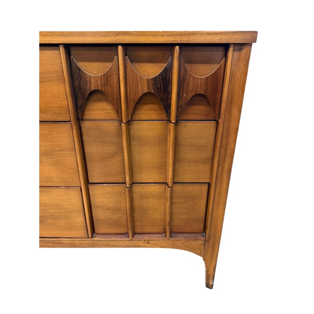 Mid-Century Modern Kent Coffey Perspecta 9-Drawer Walnut Dresser For Sale - Image 9 of 14