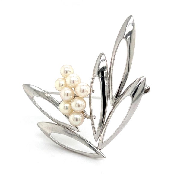 1990s Mikimoto Estate Akoya Pearl Brooch Pin Sterling Silver For Sale - Image 12 of 12
