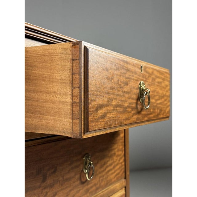 Chest of Drawers in Mahogany from Harrods For Sale - Image 5 of 17