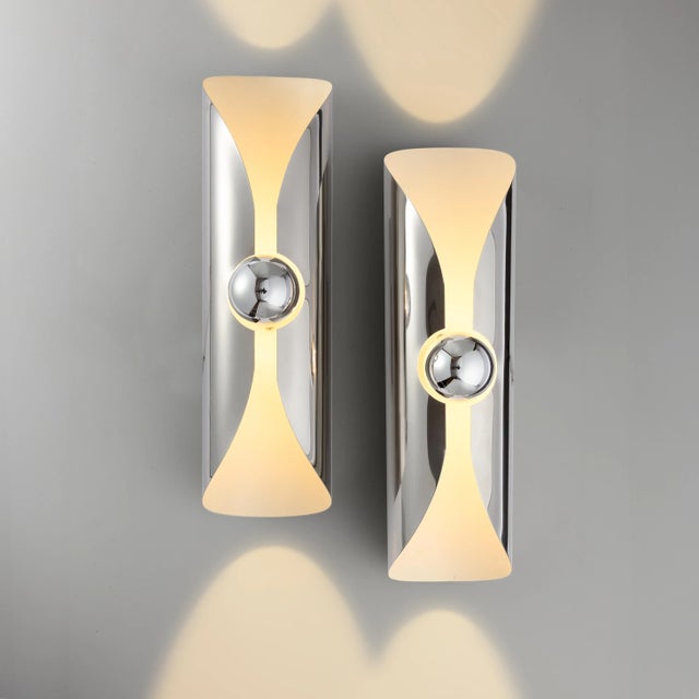 Mid-Century Modern Cylindrical Chrome Wall Lamp attributed to Staff Leuchten, Germany, 1970s, Set of 2 For Sale - Image 3 of 8