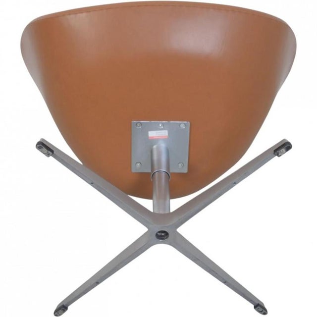 Tall Swan Chair in Cognac Leather by Arne Jacobsen, 2006 For Sale - Image 11 of 14
