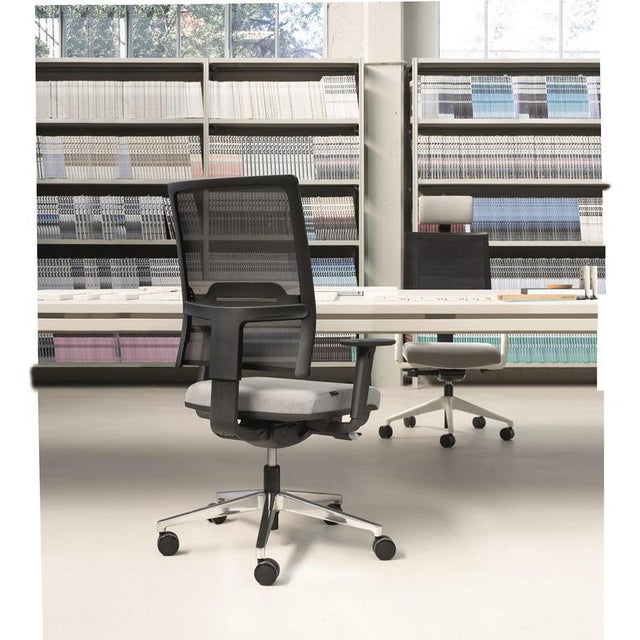 Honey Up High Backrest Managerial Armchair with Armrests by Quinti Sedute Dimensions: D 68 x W 68 x H 118 cm. Materials:...