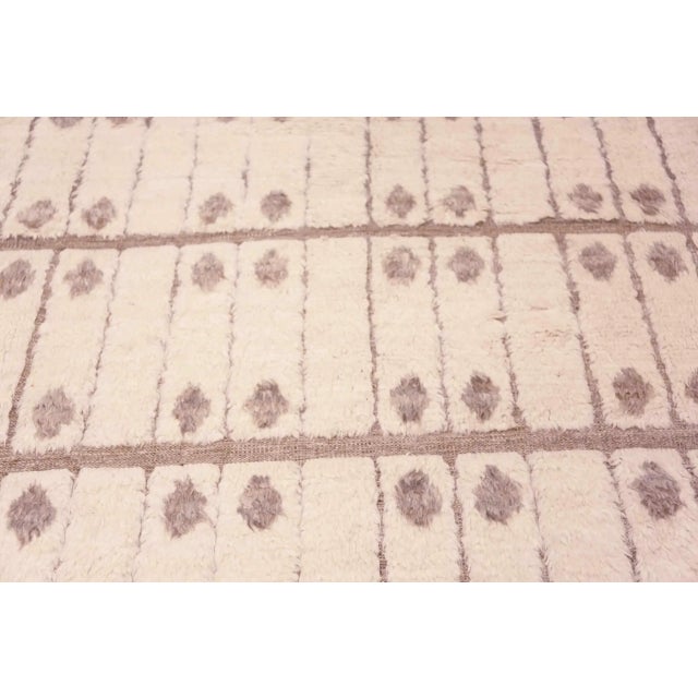 Elegant Square Shape Modern Boho Chic Area Rug, Country of origin: Central Asia, Circa date: Modern Rugs