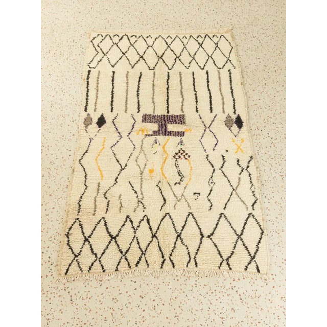 Mid-Century Modern Vintage Azilal Berber Rug For Sale - Image 3 of 9