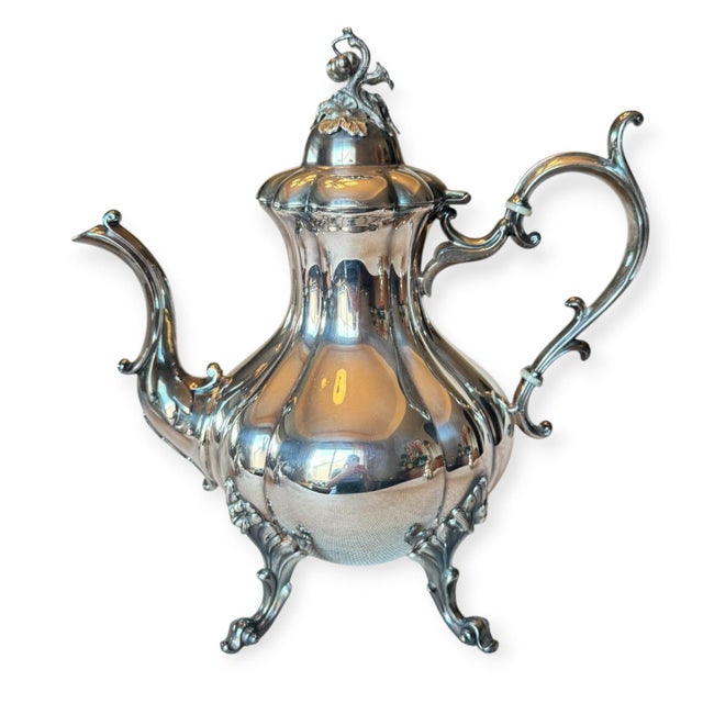 Reed & Barton Early 20th Century Reed & Barton Winthrop Tea Set Silver Plate 3 Pieces For Sale - Image 4 of 13