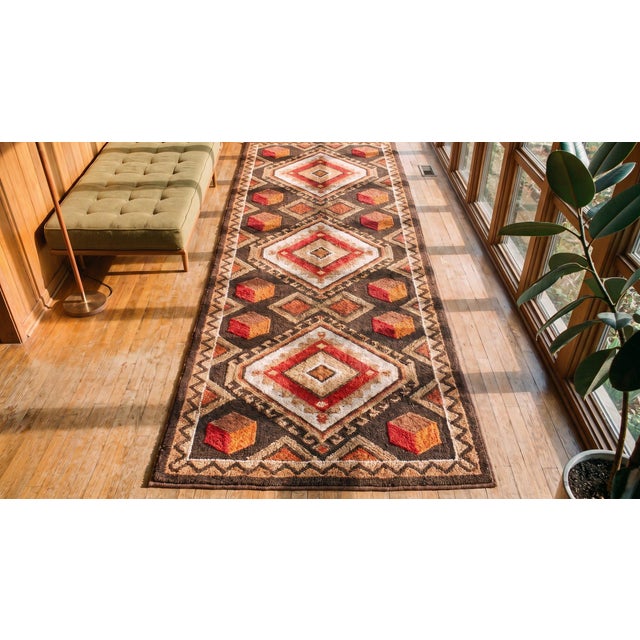 1920s Brown Diamond Folk Art Antique American Hooked Rug 1'10" X 14' Hand Knotted Cotton Wool Carpet For Sale - Image 14 of 14