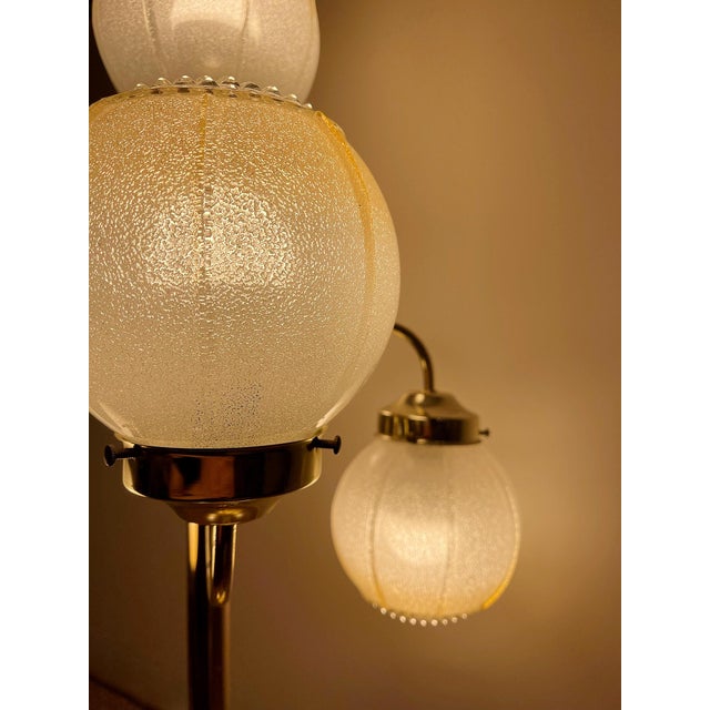 Mid-Century Modern Vintage Five-Globe Brass Sculptural Table Lamp For Sale - Image 3 of 10