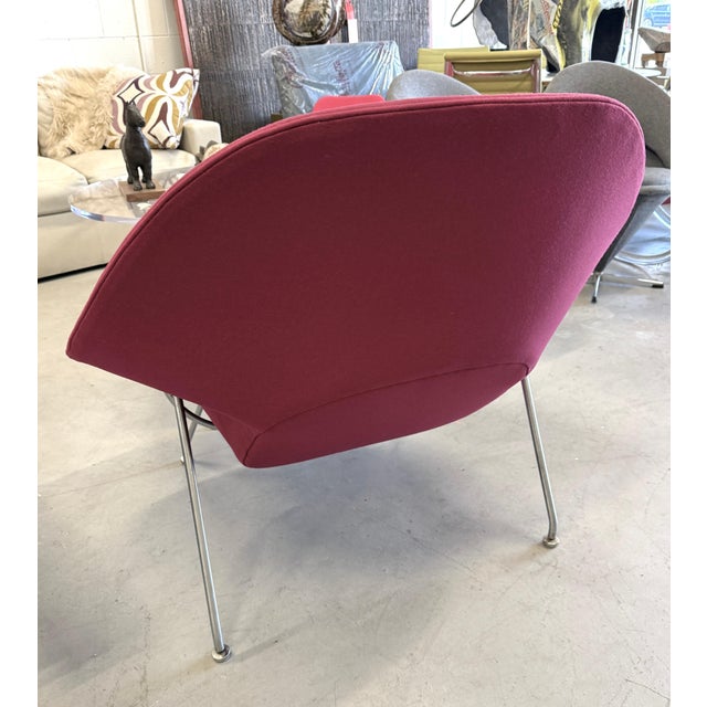 1966 Eero Saarinen for Knoll Womb Chair w/newer Ottoman Reupholstered For Sale - Image 11 of 17