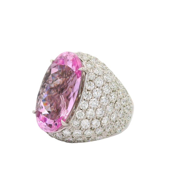 Early 21st Century 20.02 Carat Kunzite Diamond 18k White Gold Cocktail Ring, Size 7 For Sale - Image 5 of 5