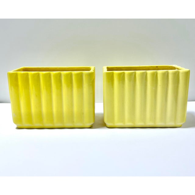 Pair of Vintage Yellow Ceramic Planters – Mid Century Modern Fluted Rectangular Cachepots For Sale - Image 4 of 7