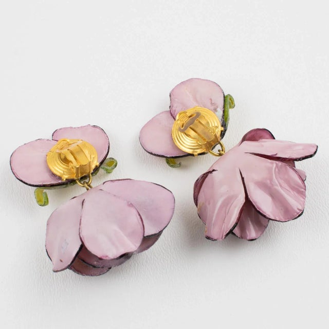 Francoise Montague by Cilea Resin Purple-Pink Poppy Flower Pair of Dangle Clip Earrings For Sale - Image 4 of 5
