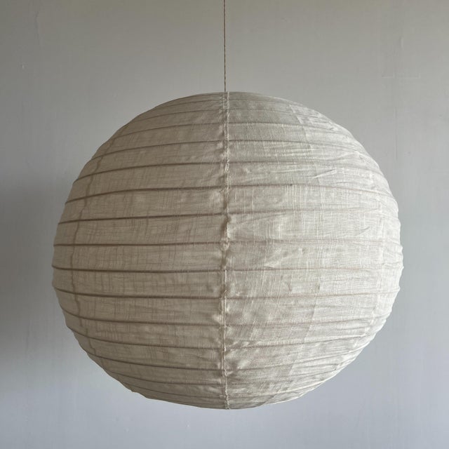 Small Round Japanese-Style Rattan and Natural Linen Pendant Light, 1980s For Sale - Image 9 of 14