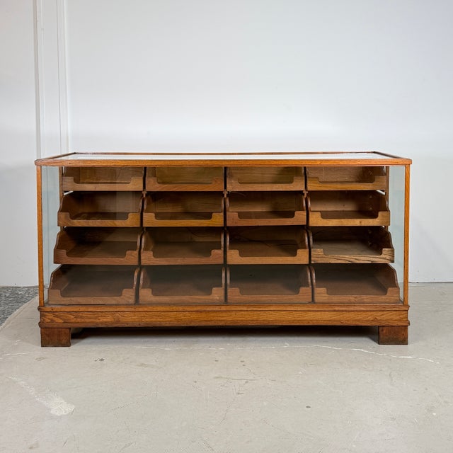 Mid-Century Modern Oak and Glass Haberdashery Showcase Counter with 16 Drawers, 1940s For Sale - Image 3 of 16