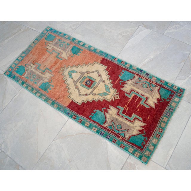 1960s Hand Knotted Small Oushak Rug Mini Rug Mat Entry Decor Bath Mat - 1'8" X 3'7" For Sale - Image 11 of 14