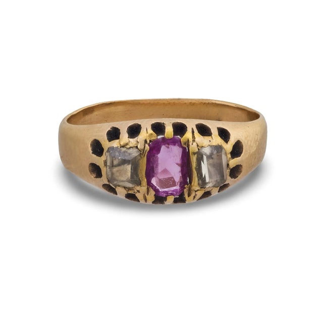 Victorian 1900-1909 Victorian Ruby Diamond 14k Yellow Gold Three Stone Ring, Size 5.75 For Sale - Image 3 of 6