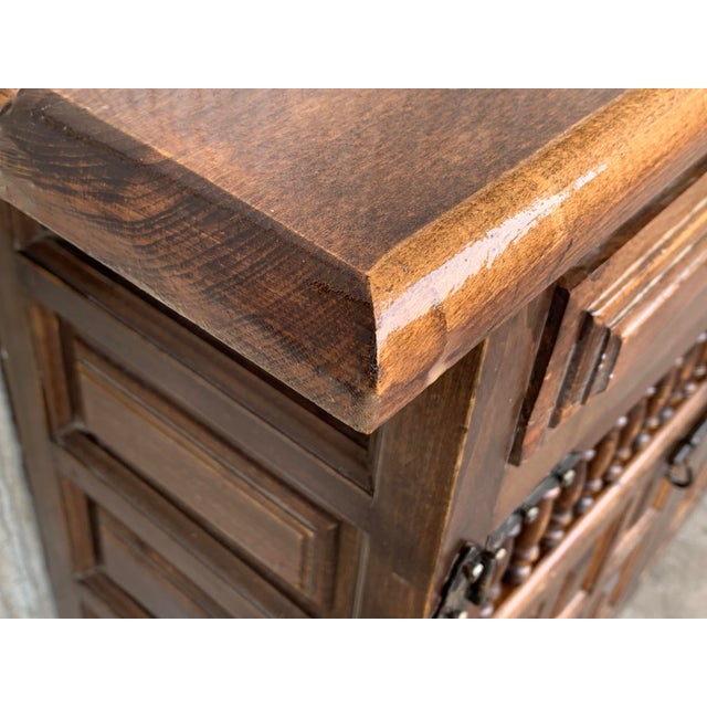 20th Century Catalan Spanish Baroque Carved Oak Tuscan Credenza For Sale In Miami - Image 6 of 10