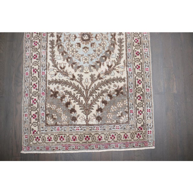 Formal Persian Tabriz Small Rug rug no.j5090 For Sale - Image 4 of 6