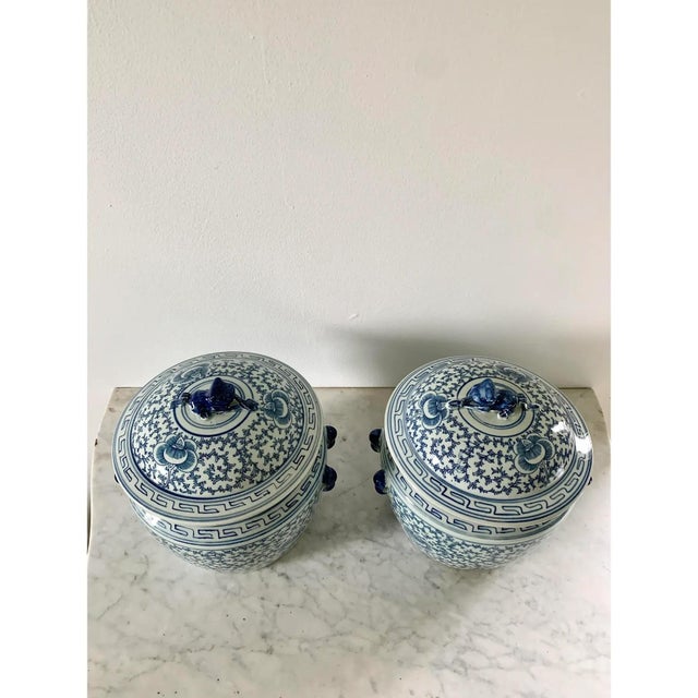 Chinoiserie Blue and White Porcelain Covered Jars With Foo Dog Finials, Pair For Sale - Image 12 of 13