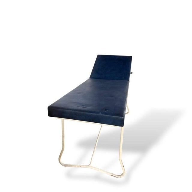 Mid-Century Modern Streamline Adjustable Chaise Lounge in Blue Vinyl and Chrome For Sale - Image 6 of 9