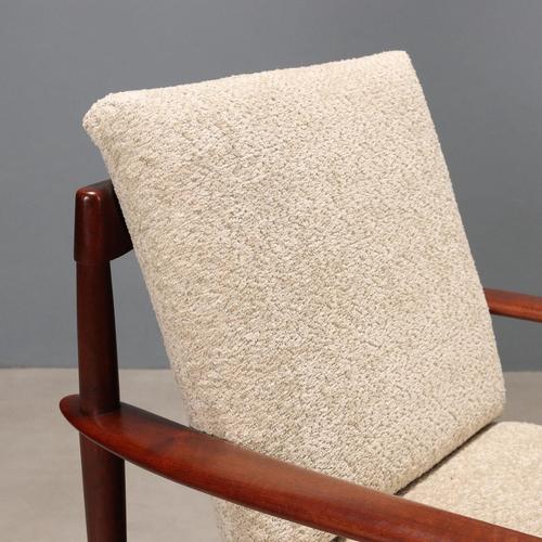 Vintage Italian Lounge Chair in Teak and Bouclé Fabric, 1960s For Sale - Image 5 of 13