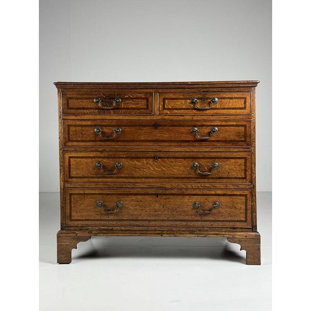 English Chest of Drawers in Oak For Sale - Image 17 of 18