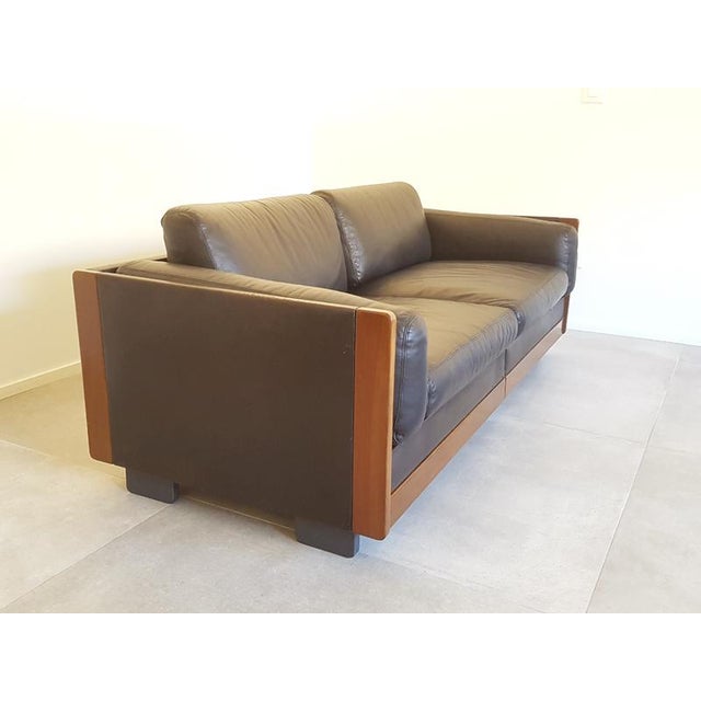 Cassina Mod. 920 Modular Sofas in Black Leather and Walnut by Afra & Tobia Scarpa for Cassina, 1967, Set of 2 For Sale - Image 4 of 18