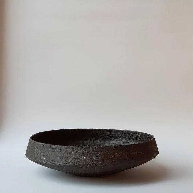 Black Stoneware Pinakio Plate by Elena Vasilantonaki Unique Dimensions: ⌀ 34 x H 10 cm (Dimensions may vary) Materials:...