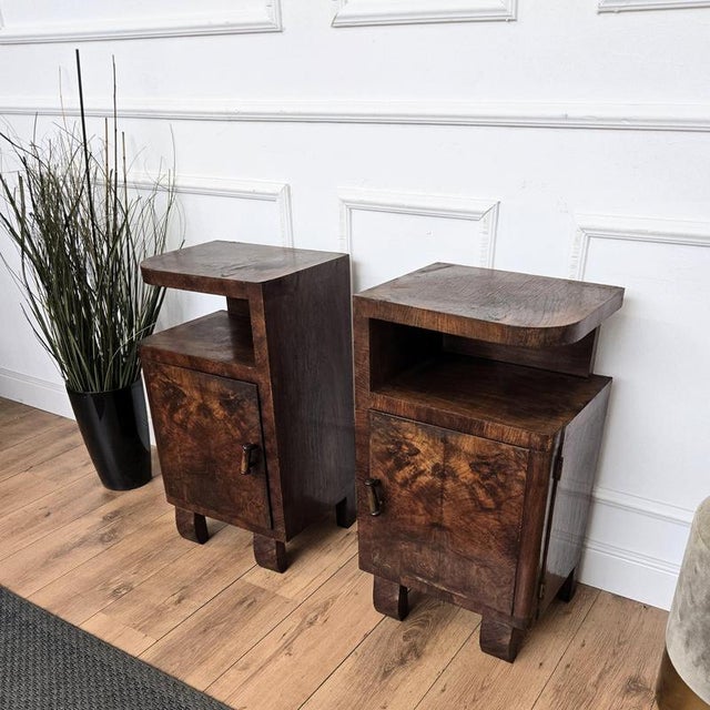 1940s Italian Art Deco Nightstands in Burl Wood, 1940s, Set of 2 For Sale - Image 5 of 10