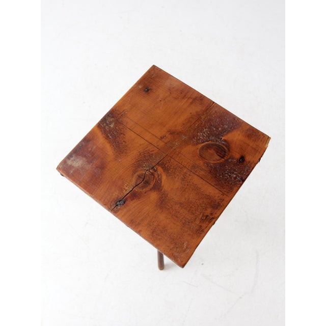 Early 20th Century Antique Rustic Pine Tripod Side Table For Sale - Image 5 of 11