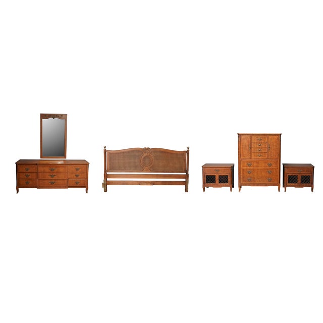 Late 20th Century Henredon French Provincial Large 9 Drawer Dresser – Louis XVI Style Walnut, Mid-Century American Fine Furniture For Sale - Image 9 of 9