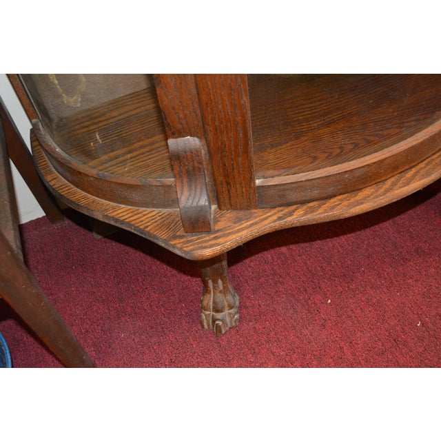 1920s Antique Empire Oak Curved Bowfront Glass Curio Display Cabinet Paw Feet & Carved Lions For Sale - Image 5 of 18