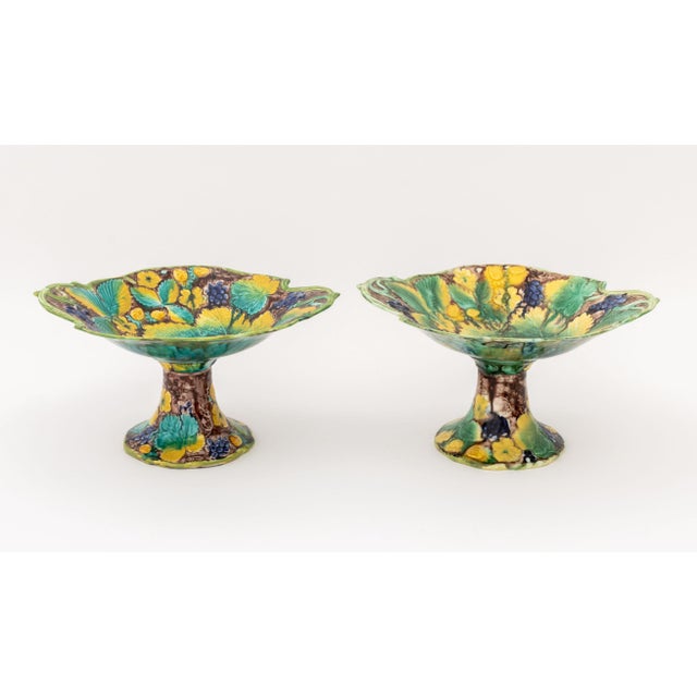 English Majolica Strawberry & Grape Tableware, 16 For Sale - Image 4 of 14