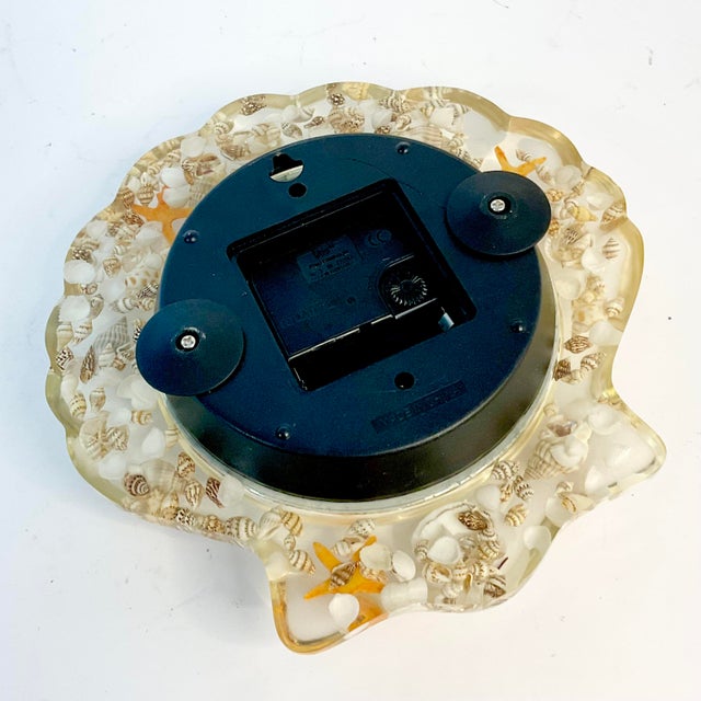 Sand 1970s Vintage Coastal Chic Seashell and Lucite Wall Clock. For Sale - Image 8 of 10