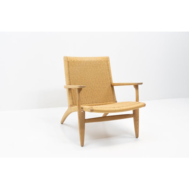 Mid-Century Modern CH25 Lounge Chair by Hans J. Wegner for Carl Hansen, 2000 For Sale - Image 3 of 12