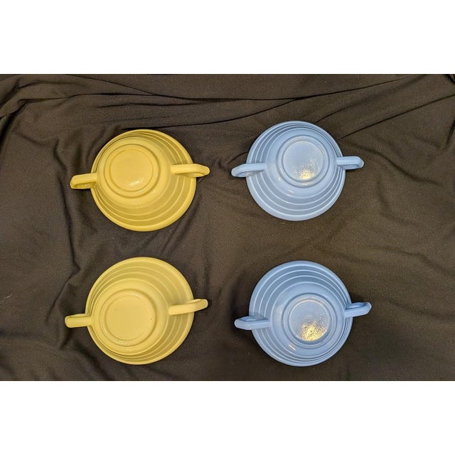 Mid-Century Modern Vintage 1940s Hazel-Atlas "Moderntone" Platonite Pastel Handled Cream Soup Bowls - Yellow & Blue Set of 4 For Sale - Image 3 of 8