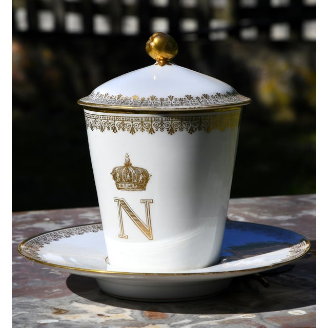 Traditional Porcelain Trembleuse with Napoleon I Image from Sèvres, 1810 For Sale - Image 3 of 16